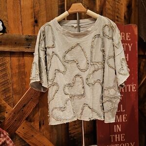 188 Oli & Hali Distressed Heart Green Tee W Pockets